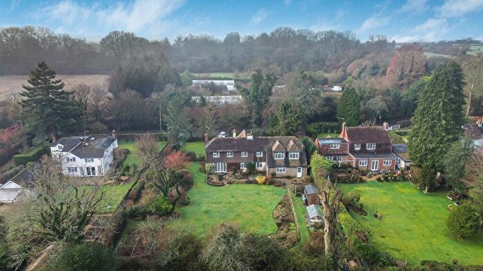 5 Bedroom Detached House For Sale In South Town Road, Medstead, Alton, Hampshire, GU34