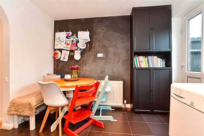 3 Bedroom Semi-Detached House For Sale In Whetsted Road, Five Oak Green, Tonbridge, Kent, TN12