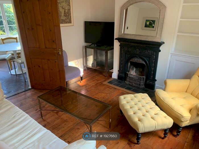 2 Bedroom End Of Terrace House To Rent In Lower Street, Haslemere, GU27