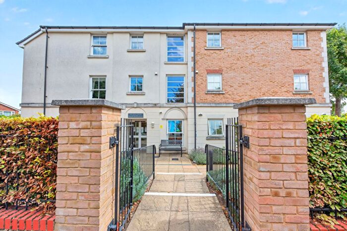 1 Bedroom Flat For Sale In Flat, Nelson Court Glen View, Gravesend, DA12