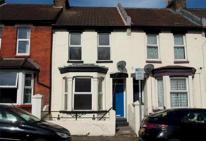 2 Bedroom Flat To Rent In Richmond Road, Gillingham ME7