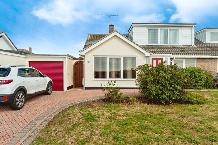 3 Bedroom Bungalow For Sale In Peacock Avenue, Torpoint, Cornwall, PL11