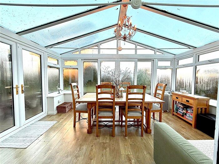 4 Bedroom Detached House For Sale In The Russets, Meopham, Kent, DA13