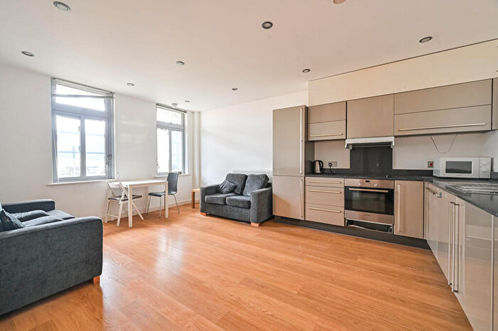 2 Bedroom Flat For Sale In Caspian Apartments, , Tower Hamlets, London, E14