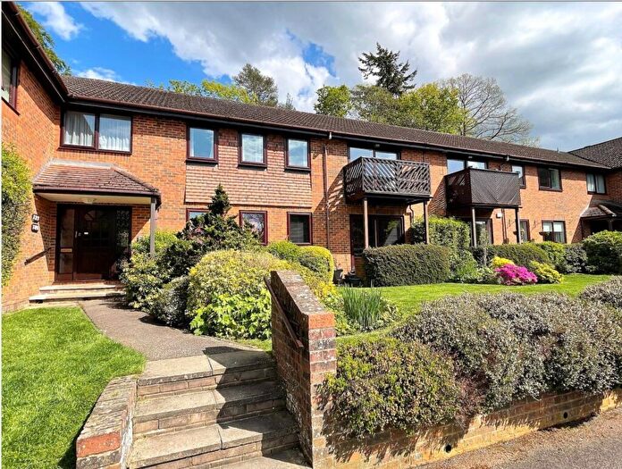2 Bedroom Flat To Rent In Collingwood Rise, Camberley, Surrey Heath, GU15