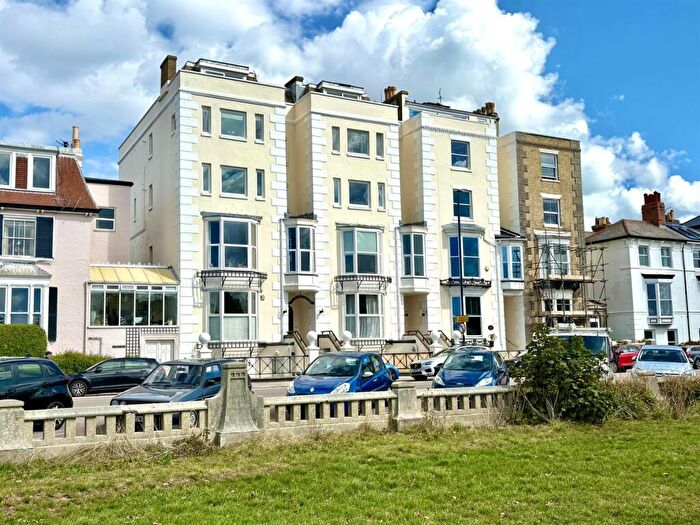 2 Bedroom Flat For Sale In Clarence Parade, Southsea, PO5