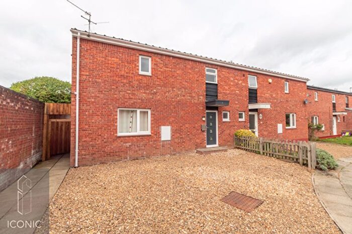 3 Bedroom Semi-Detached House For Sale In Honey Close, Norwich, NR1