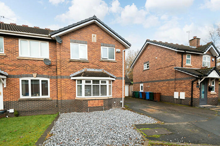 3 Bedroom Semi-Detached House For Sale In Yew Tree Close, Chorley, PR7