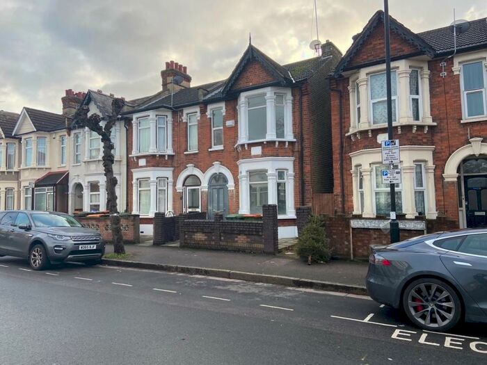 3 Bedroom House To Rent In Central Park Road, East Ham, London, E6