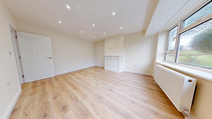2 Bedroom Flat To Rent In Carden Hill, Brighton, BN1