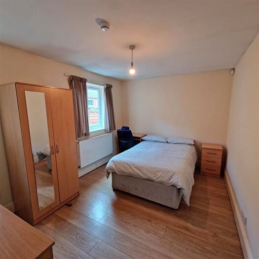 4 Bedroom Terraced House To Rent In Dawlish Road, Selly Oak, Birmingham, B29