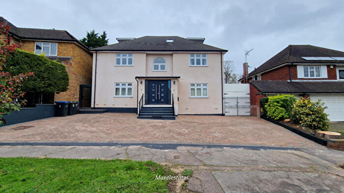 6 Bedroom Detached House To Rent In Claremont Road, Hadley Wood, EN4