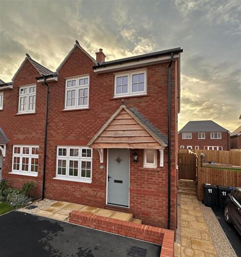 3 Bedroom Semi-Detached House To Rent In Bridgestone Avenue, Castle Donington, Derby, DE74