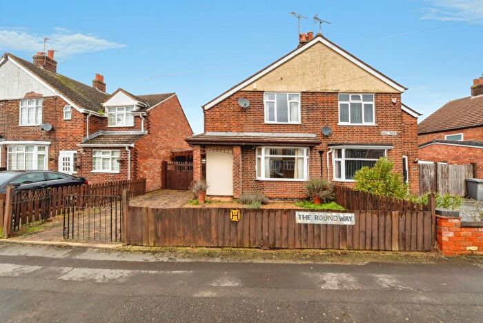 3 Bedroom Semi-Detached House For Sale In The Roundway, Leicester, Leicestershire, LE4