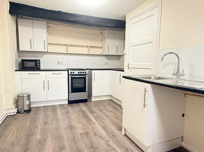 1 Bedroom Flat To Rent In Flat, High Street, Newmarket, CB8