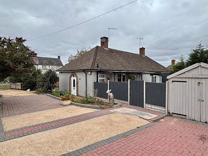 2 Bedroom Semi-detached Bungalow For Sale In Trinity Road, Whetstone, Leicester, Leicestershire., LE8