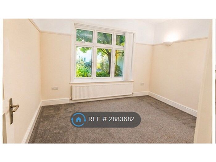 1 Bedroom Semi Detached House To Rent In Brockenhurst Gardens, London, NW7