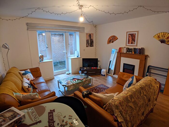 2 Bedroom Flat To Rent In Bed –, Mitford Road, Withington, M14