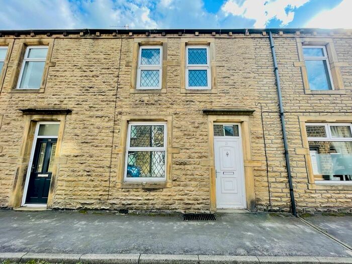 3 Bedroom Terraced House To Rent In Aire Street, Cross Hills, BD20