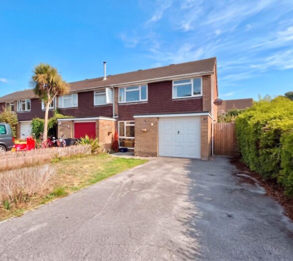 3 Bedroom End Of Terrace House For Sale In Lambourne Close, Dibden Purlieu, SO45