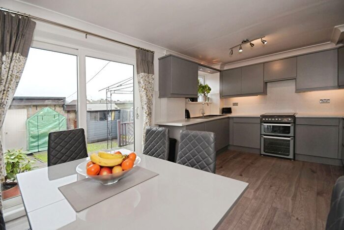 3 Bedroom Terraced House For Sale In California Drive, Chapeltown, Sheffield, S35