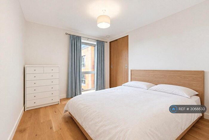 2 Bedroom Flat To Rent In Rathbone Market, London, E16