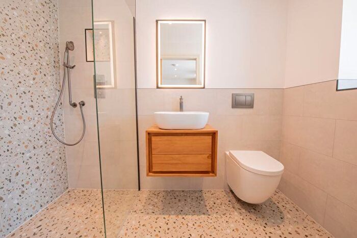 5 Bedroom Detached House For Sale In Kings Avenue, Sandwich Bay, CT13
