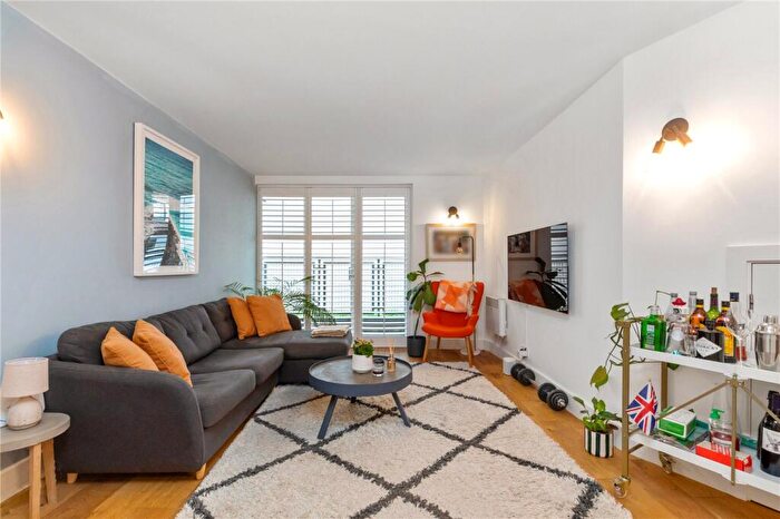 2 Bedroom Apartment For Sale In Balls Pond Place, London, N1