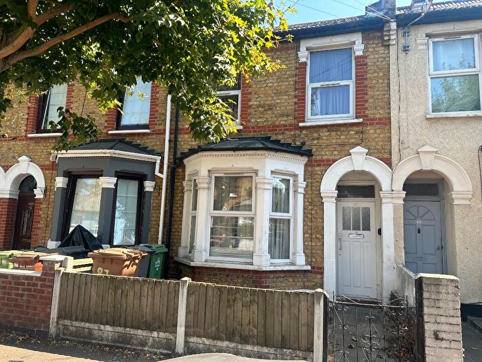 3 Bedroom Terraced House For Sale In Dunedin Road, Leyton, E10
