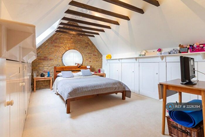 2 Bedroom Flat To Rent In Kennington Park Place, London, SE11