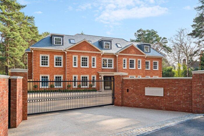 3 Bedroom Flat For Sale In Coronation Road, Ascot, Berkshire, SL5