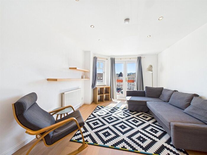 2 Bedroom Apartment To Rent In Gorgie Road, Edinburgh, Midlothian, EH11