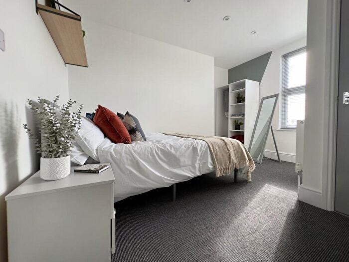 6 Bedroom House To Rent In Monks Road, LN2