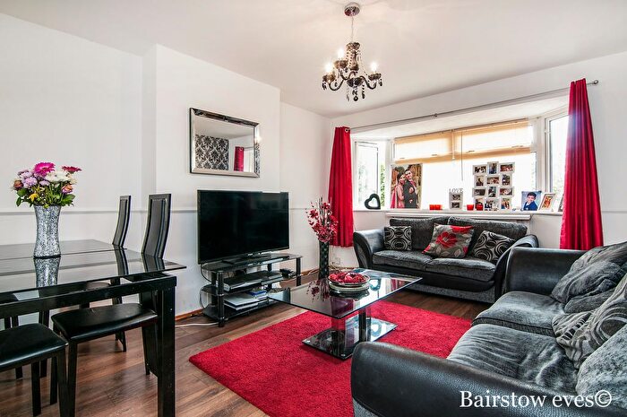 2 Bedroom Maisonette To Rent In Lowlands Gardens, Romford, RM7