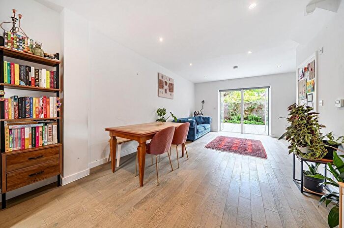 4 Bedroom Terraced House For Sale In Welford Mews, London, SE6