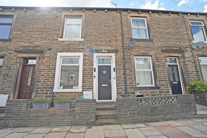 2 Bedroom Terraced House For Sale In Kliffen Place, Halifax, HX3