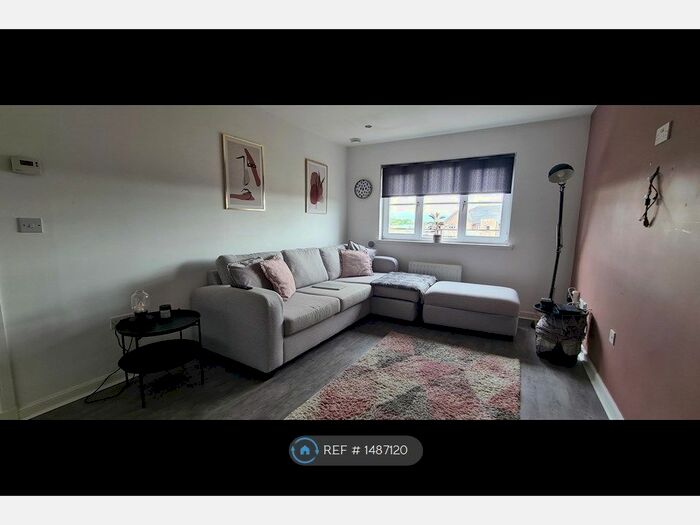 2 Bedroom Flat To Rent In James Weir Grove, Uddingston, Glasgow, G71
