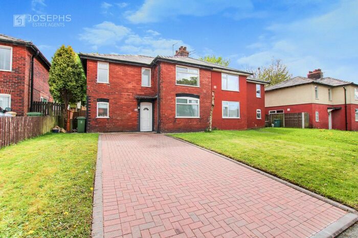 3 Bedroom Semi-Detached House To Rent In Chip Hill Road, Bolton, BL3