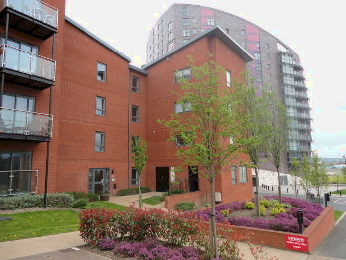 2 Bedroom Flat To Rent In Bouverie Court, Leeds, LS9