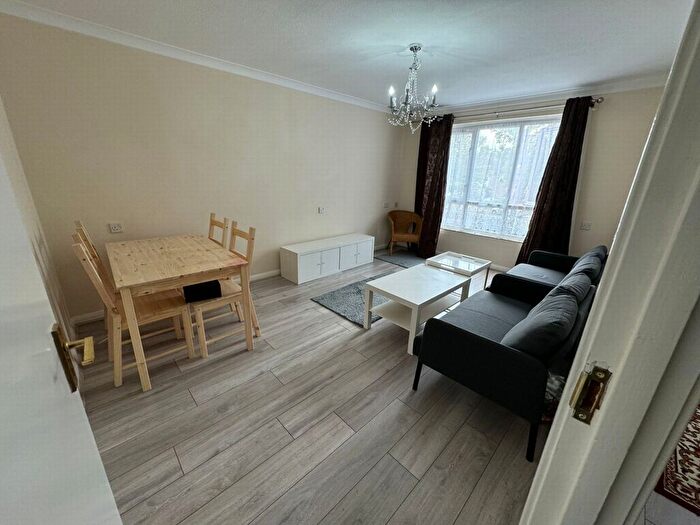 1 Bedroom Flat To Rent In Aidan Close, Dagenham, RM8