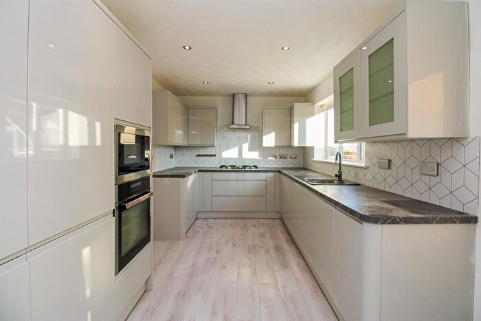 4 Bedroom Detached House For Sale In Spring Close, Kinsley, Pontefract, WF9