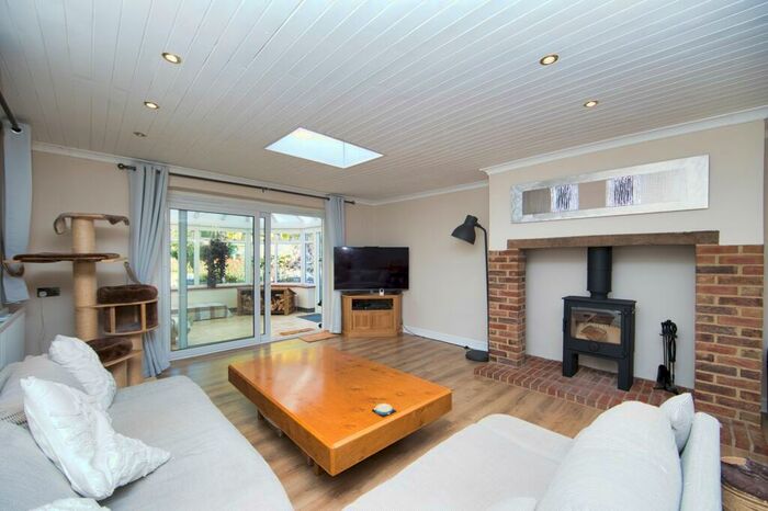 3 Bedroom Detached Bungalow For Sale In Waldershare Road, Ashley, CT15