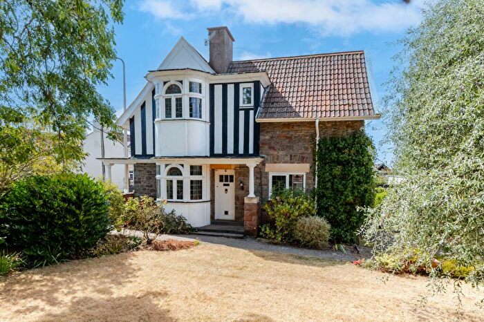 3 Bedroom Property For Sale In Farleigh Road, Backwell, BS48