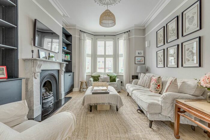 4 Bedroom End Of Terrace House To Rent In Hargwyne Street, Clapham North, SW9