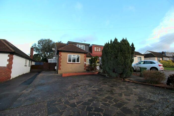 4 Bedroom Semi-Detached House To Rent In Fairfield Rise, Billericay, CM12