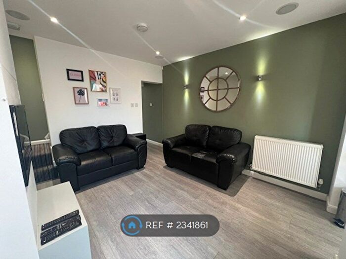 4 Bedroom Terraced House To Rent In Crowther Street, Stoke-On-Trent, ST4