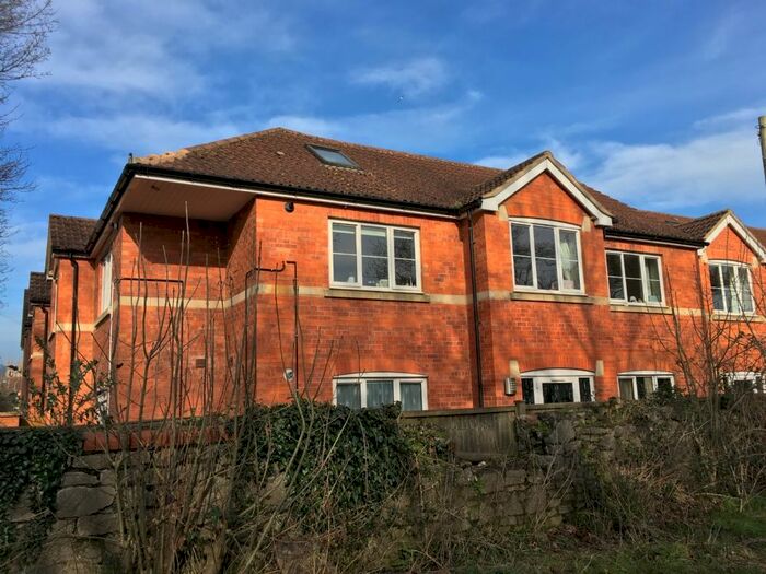 3 Bedroom Flat To Rent In Gate Lane, Wells, BA5