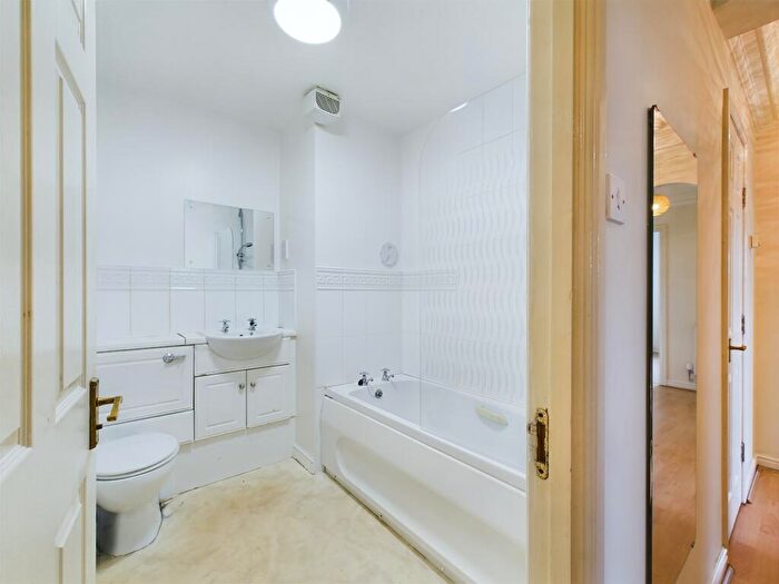 3 Bedroom Flat To Rent In Roseburn Maltings, Roseburn, Edinburgh, EH12