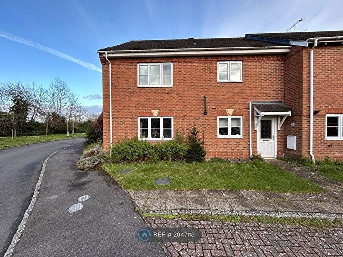 2 Bedroom Maisonette To Rent In Little Horse Close, Reading, RG6