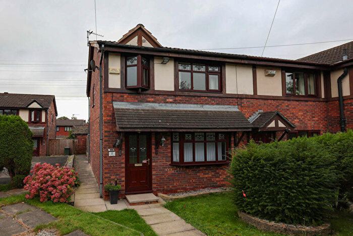 3 Bedroom Semi-Detached House For Sale In Murrayfield, Rochdale, OL11